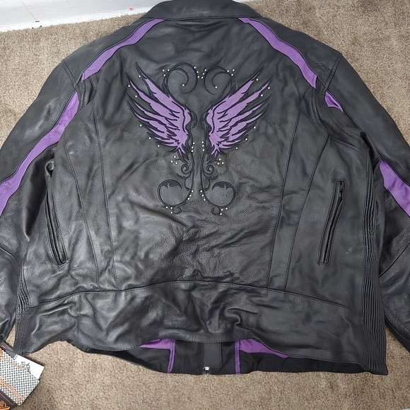 Women's Black and Purple Jacket - Picture 2 of 7